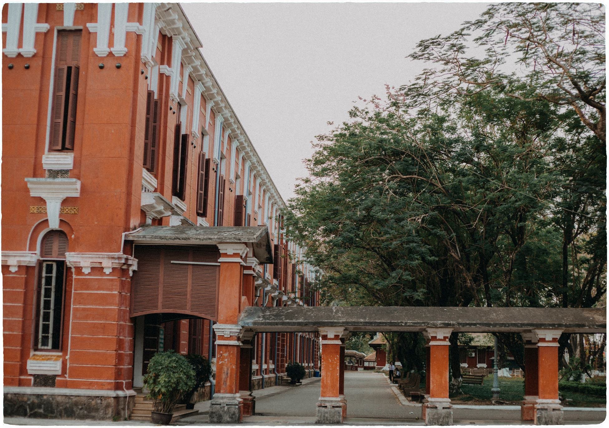 Trường Quốc Học là một ngôi trường nổi tiếng ở cố đô Huế!